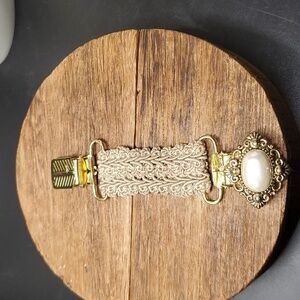 Overflow stunning‎ scarf clip mid century collectible